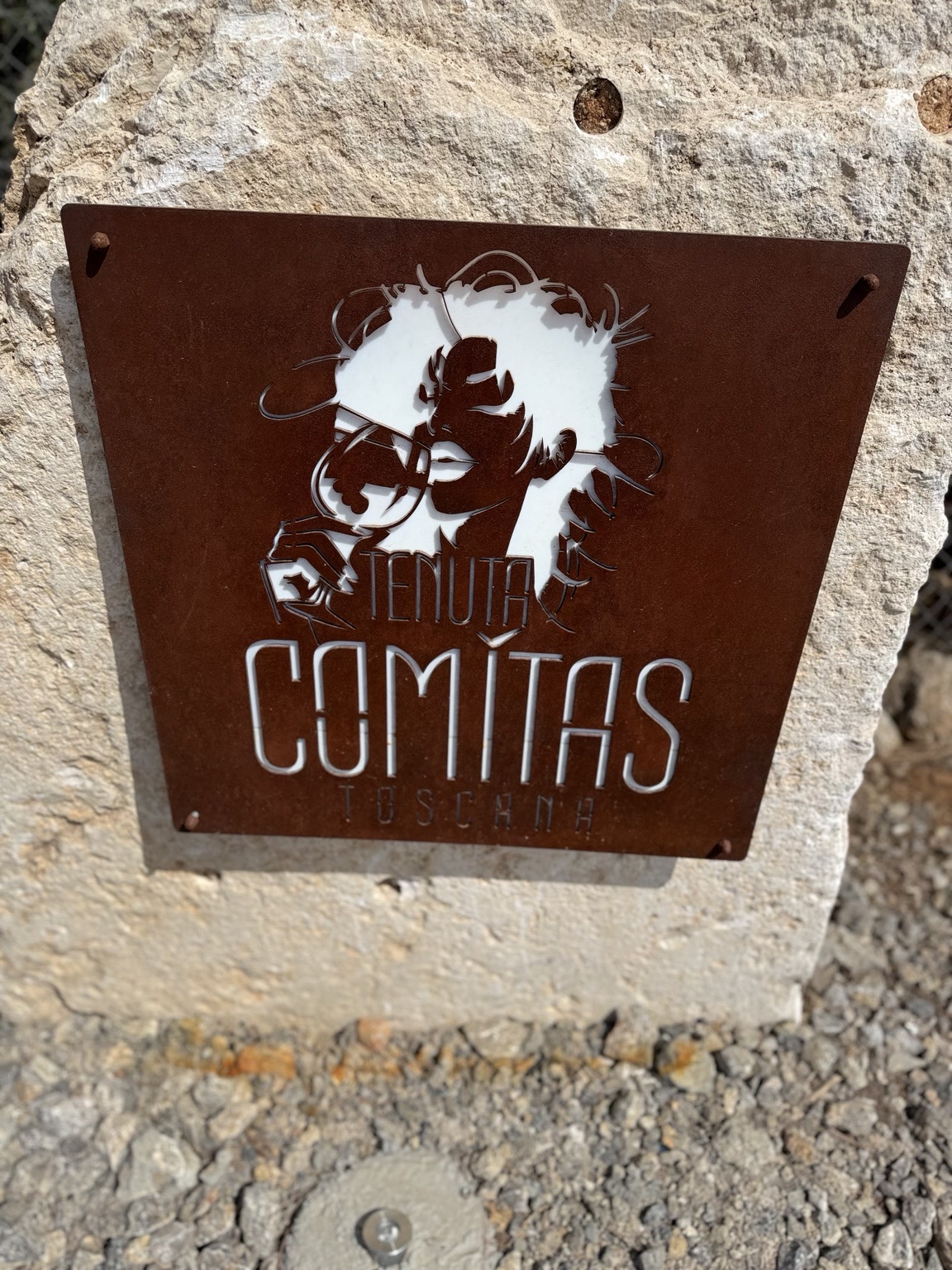 Targa in corten di Tenuta Comitas